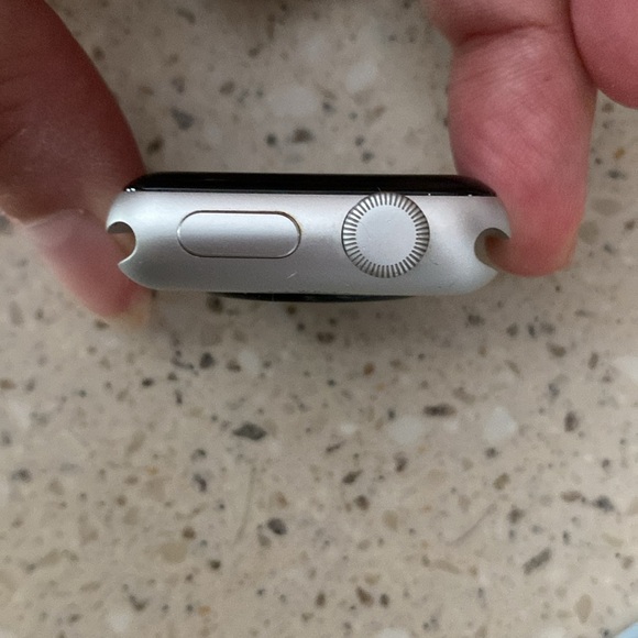 Apple Watch Series 3 38mm Silver Aluminum Fog Sport Band (GPS) Model A18… - Picture 4 of 16